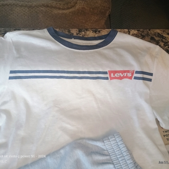 Levi's White and Blue Short Sleeve Size Large T-Shirt and Shorts Set - Picture 4 of 7